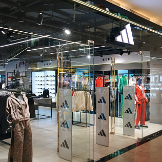 Магазин Adidas теперь в ТРЦ Galleria Minsk 
